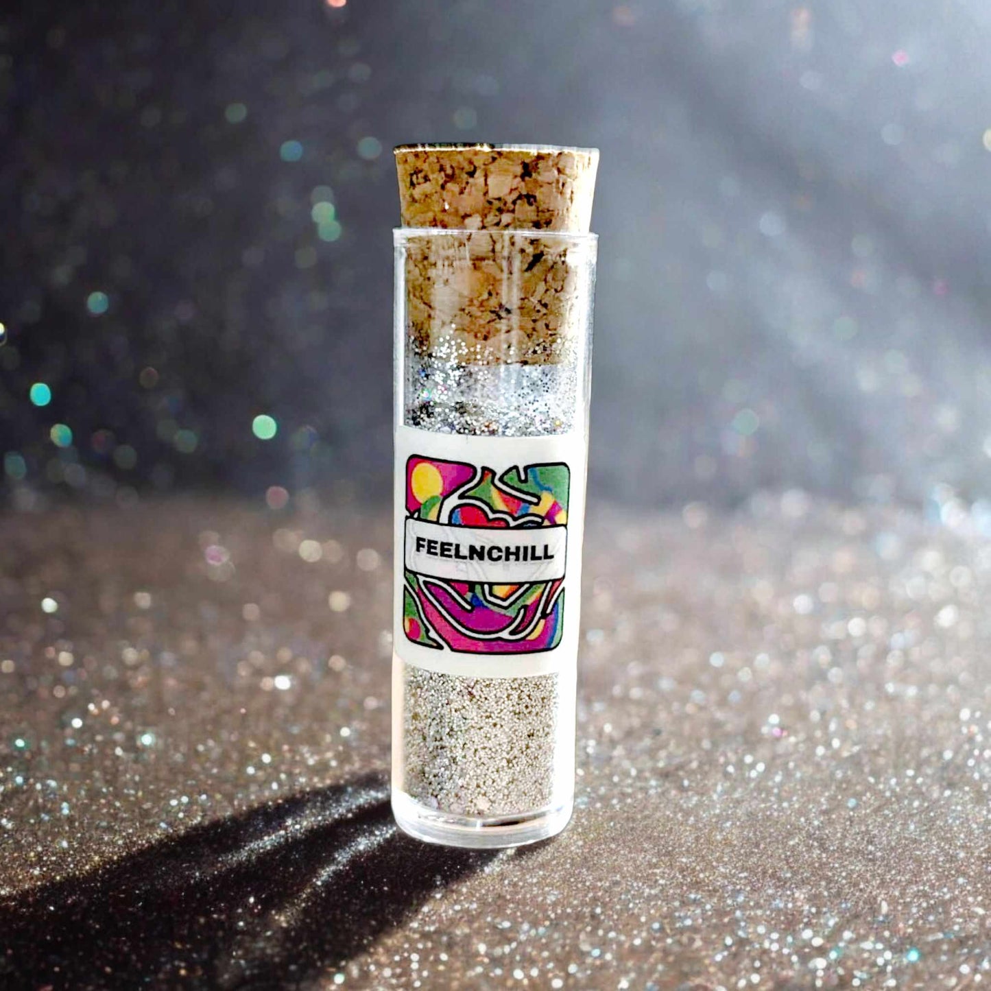 Pot de paillettes biodégradables Feelnchill couleur argent, brillantes et respectueuses de la peau
