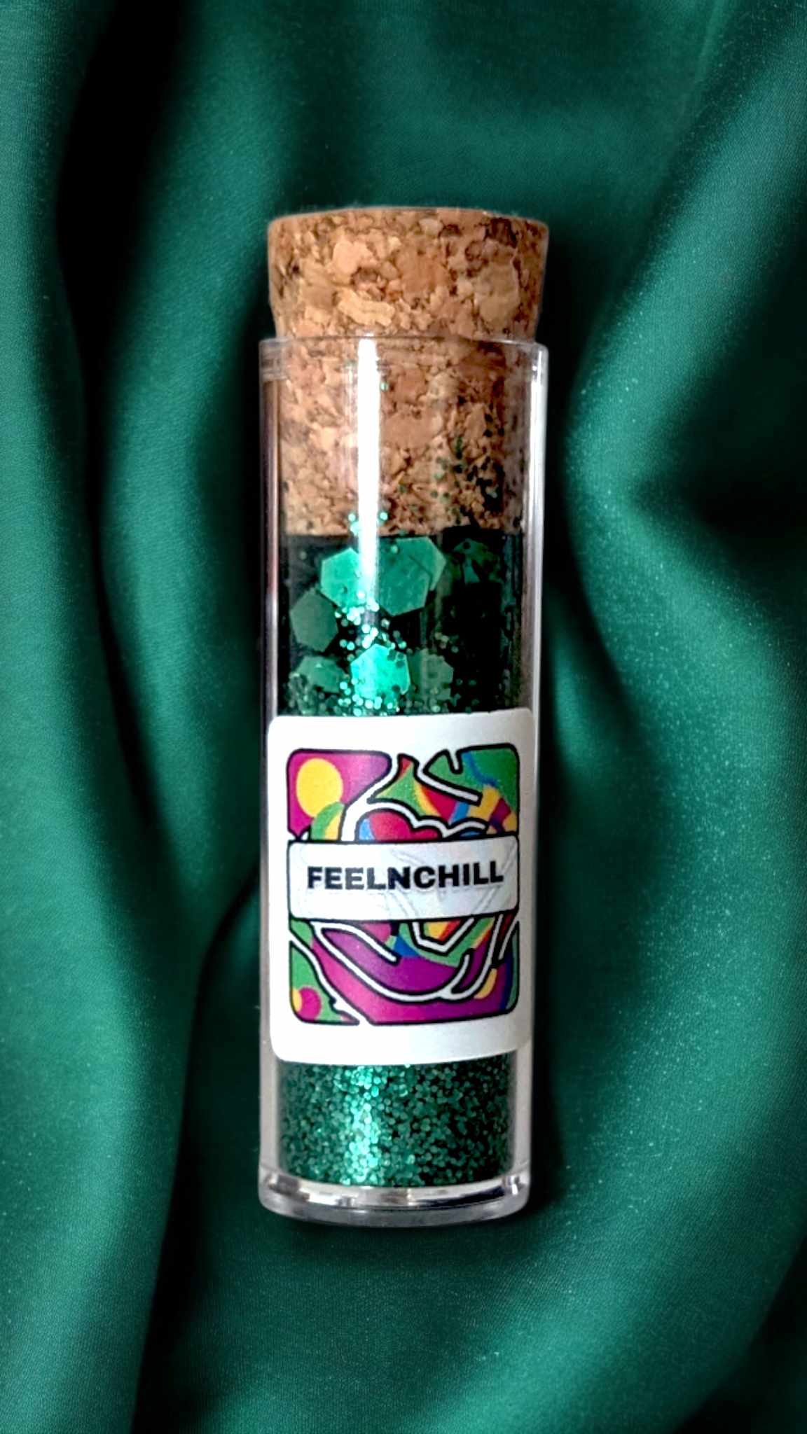 Pot de paillettes biodégradables Feelnchill couleur verte, éco-friendly et étincelantes